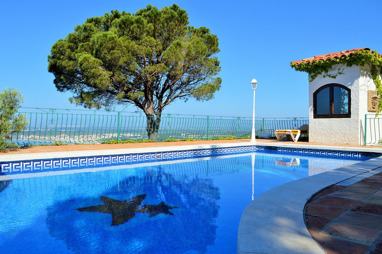 Villa z basenem: Pływaj, relaksuj się i odpoczywaj!